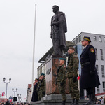 Warta honorowa pod pomnikiem Marszałka Józefa Piłsudskiego