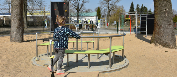 Ilustracja do artykułu 190408 Park plac zabaw starosielce-7.jpg