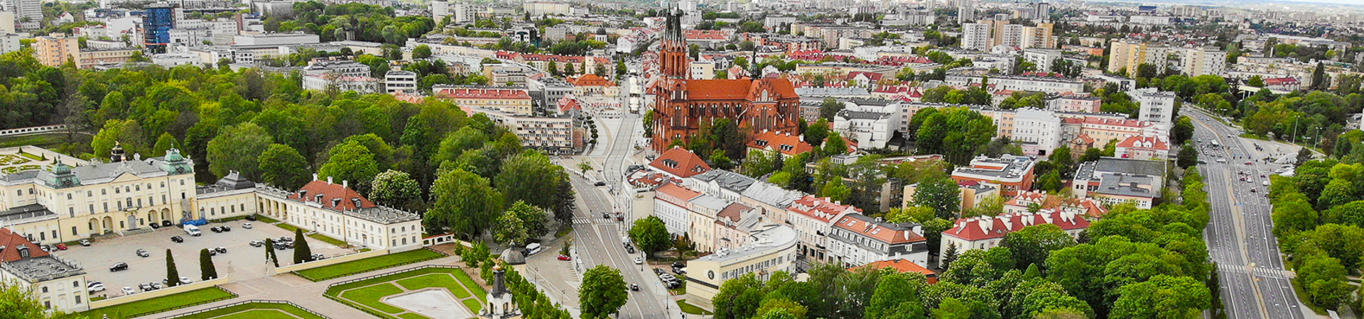 Panorama miasta Białystok, widok z lotu ptaka, z lewej strony znajduje się Pałac Branickich na środku Katedra Białostocka Kościół Farny