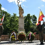 Pomnik 42. Pułku Piechoty w białostockim Parku Zwierzynieckim