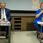 Konferencja prasowa od lewej: Prezydent Tadeusz Truskolaski, Dyrektor Edyta Mozyrska