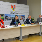 Rzecznik Prezydenta Miasta Białegostoku Urszula Boublej rozpoczynająca konferencje na temat bioróżnorodności