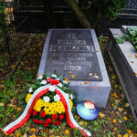 Kwiaty na grobie Witolda Bajenkiewicza złożone w imieniu Prezydenta Miasta Białegostoku