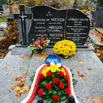 Kwiaty na grobie Andrzeja Meyera, złożone w imieniu Prezydenta Miasta Białegostoku