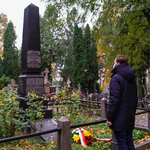 Kwiaty na grobie Leonarda Łuszczewskiego, złożone w imieniu Prezydenta Miasta Białegostoku