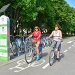 Rowerzystki na ścieżce rowerowej