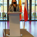 Radna Katarzyna Jamróz przemawia na sesji