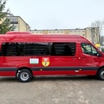 Czerwony bus do przewozu dzieci