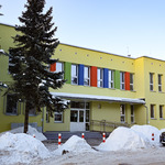 Widok na budynek przedszkola od strony wejścia głównego