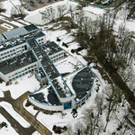Kampus Wyższej Szkoły Administracji Publicznej widoczny z drona