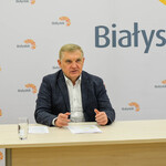 Prezydent Tadeusz Truskolaski podczas wypowiedzi na konferencji