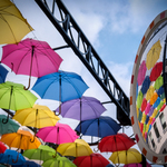 Kolorowe parasole nad ulicą Kilińskiego