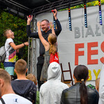 Pokaz magika Łukasza Granta na scenie