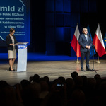Prezydent Tadeusz Truskolaski przemawia na scenie