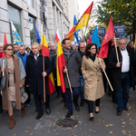 Przedstawiciele samorządu maszerują ulicami Warszawy