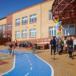 Uczestnicy otwarcia miasteczka ruchu drogowego