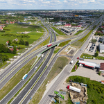 Widok z góry na drogi asfaltowe