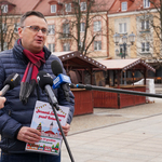 Zastępca prezydenta Rafał Rudnicki wypowiada się na konferencji