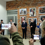 Otwarcie wystawy przez Zastępcę Prezydenta Przemysława Tuchlińskiego, autora zdjęć księdza Dariusza Kowalewskiego oraz Dyrektor Centrum Aktywności Społecznej Urszulę Dmochowską