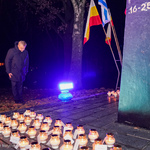 Prezydent Tadeusz Truskolaski oddaje hołd ofiarom w białostockim getcie