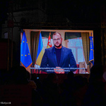 Ihor Poliszczuk, mer Łucka w odtworzonym nagraniu przemawia do białostoczan podczas wiecu poparcia dla Ukrainy