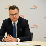 Zastępca prezydenta Rafał Rudnicki podczas konferencji dotyczącej pomocy finansowej dla uciekających przed wojną obywateli Ukrainy