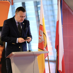 Zastępca prezydenta Rafał Rudnicki przemawia podczas sesji Rady Miasta