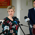 Katarzyna Szostak-Król - Pani dyrektor Szkoły Podstawowej nr 26 w Białymstoku odpowiada na pytania dziennikarzy