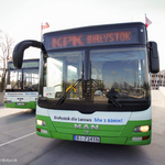 Dwa autobusy KPK Białystok czekają na wyjazd do Lwowa
