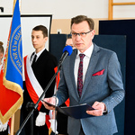 Dyrektor Szkoły Podstawowej nr 43 w Białymstoku Andrzej Danieluk przemawia podczas uroczystości