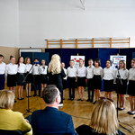 Występ uczniów podczas uroczystości jubileuszowych