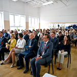 Uczestnicy uroczystości jubileuszowych w Szkole Podstawowej nr 43 w Białymstoku