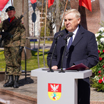 Prezydent Miasta Białegostoku przemawia podczas uroczystości Dnia Pamięci Ofiar Zbrodni Katyńskiej