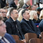 Zastępcy prezydenta Przemysław Tuchliński i Rafał Rudnicki podczas uroczystości pogrzebowych