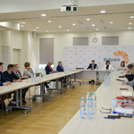 Zastępca prezydenta Przemysław Tuchliński podczas spotkania z przedstawicielami organizacji pozarządowych