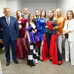 Prezydent Tadeusz Truskolaski, dyrektor szkoły, projektantka mody i modelki