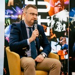 Zastępca prezydenta Rafał Rudnicki przemawia na konferencji