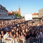 Publiczność na koncercie na Rynku Kościuszki