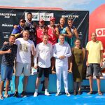 Zastępca prezydenta Rafał Rudnicki wraz z zawodnikami i organizatorami Beach Pro Tour Futures 2022
