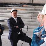 Zastępca prezydenta miasta Przemysław Tuchliński z przedstawicielami inwestora i wykonawcy