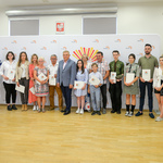 Prezydent Tadeusz Truskolaski wraz z zastępcami i wolontariuszami