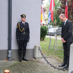 Ambasador Niemiec Thomas Bagger oddaje cześc ofierze holokaustu