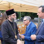 Arybiskup Jakub wita się z uczestnikami uroczystości