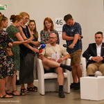 Jędrzej Dondziłło zabiera głos na konferencji prasowej 