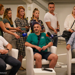 Piotr Truszkowski z Czwórki Polskiego Radia zabiera głos na konferencji prasowej