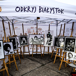 Galeria obrazów ręcznie wycinanych z płyt winylowych