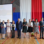 Prezydent Tadeusza Truskolaskiego z nagrodzonymi 