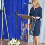 Kobieta przemawia podczas uroczystości