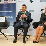 Zastępca prezydenta Przemysław Tuchliński przemawia podczas konferencji