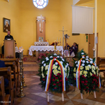 Przewodniczący Rady Miasta Łukasz Prokorym przemawia na mszy pogrzebowej